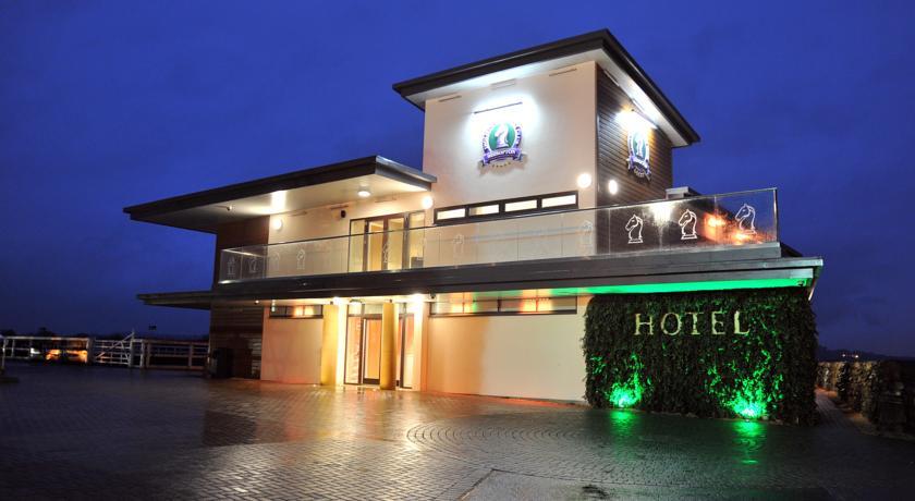 Отель Ingliston Country Club Hotel