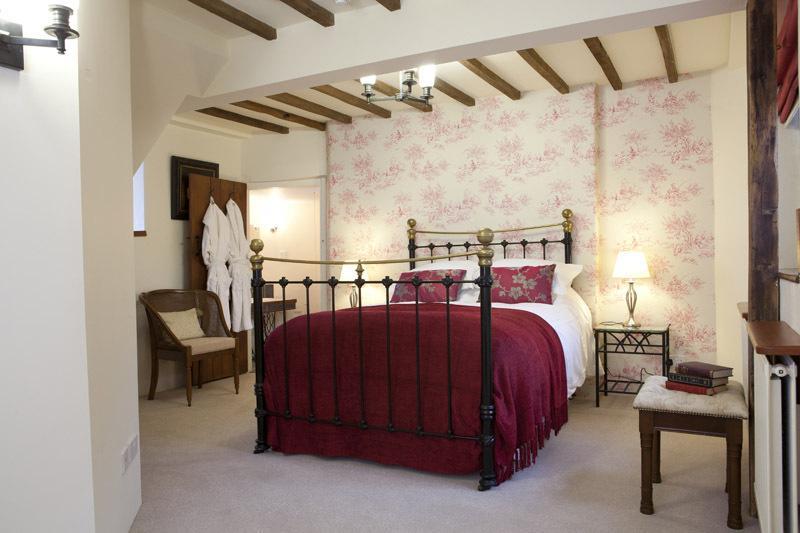 Отель Bath Lodge Castle