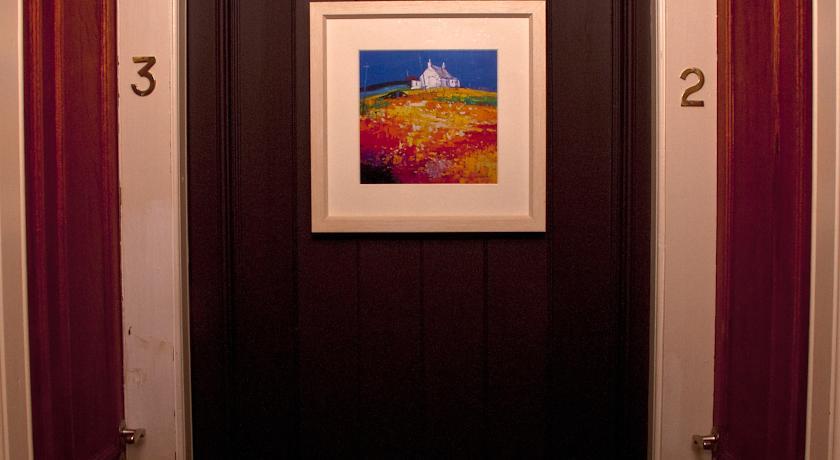 Отель Achray House Hotel, Restaurant and Lodges