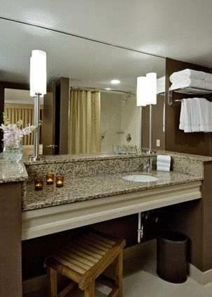 Отель DoubleTree by Hilton Chicago - Arlington Heights