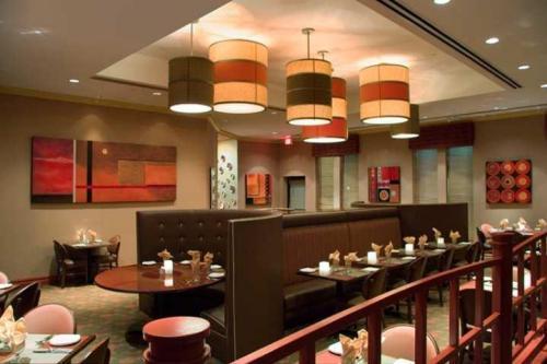 Отель DoubleTree by Hilton Chicago/Alsip