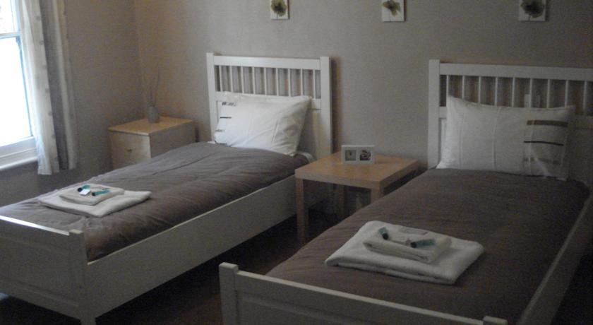 Отель The Five Bells Inn