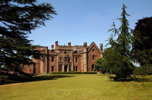 Отель Rowton Castle Hotel