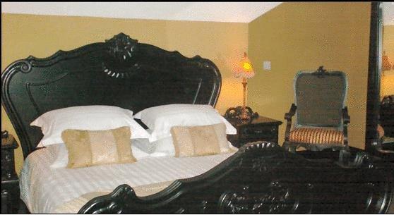 Отель Knockninny Country House & Marina