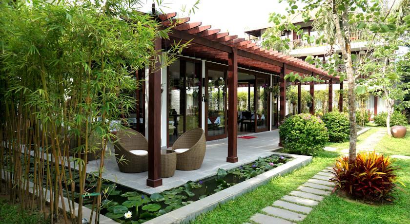 Отель Vinh Hung Emerald Resort