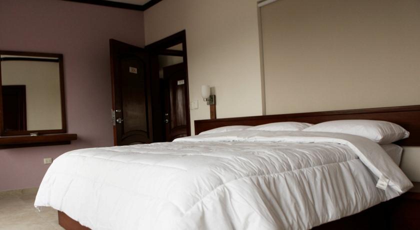Отель Monte Salerno Hotel & Suites