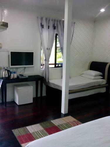 Отель Endau Beach Resort