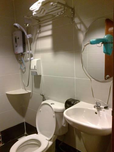 Отель Rose Cottage Hotel Taman Nusa Cemerlang