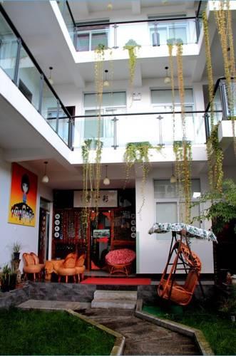 Отель Dali Color Clouds Hall Inn