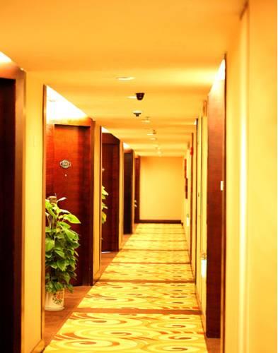 Отель Vienna Hotel Shenzhen Longgang Shengping