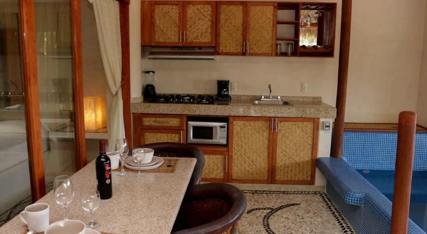 Отель Hotel Villas Las Azucenas
