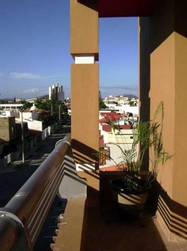 Отель Suites La Jolla Mazatlán