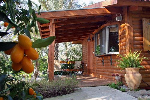 Отель Naomi's B&B