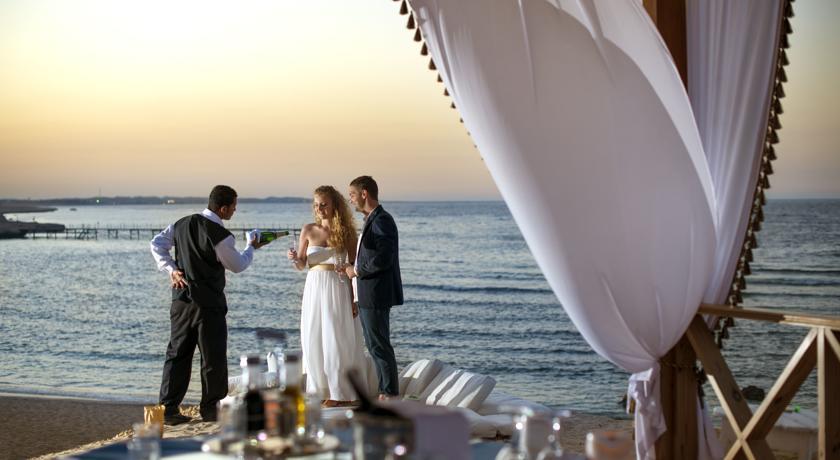 Отель Concorde Moreen Beach Resort