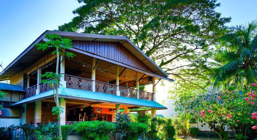 Отель Lally and Abet Beach Cottages