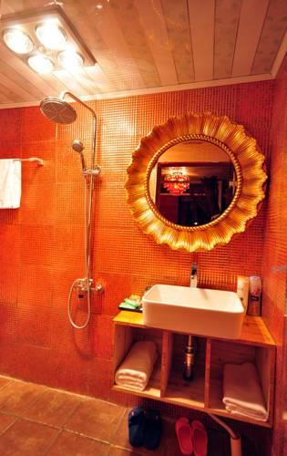 Отель The Cozy Inn