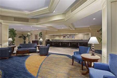 Отель Hilton Cleveland East/Beachwood