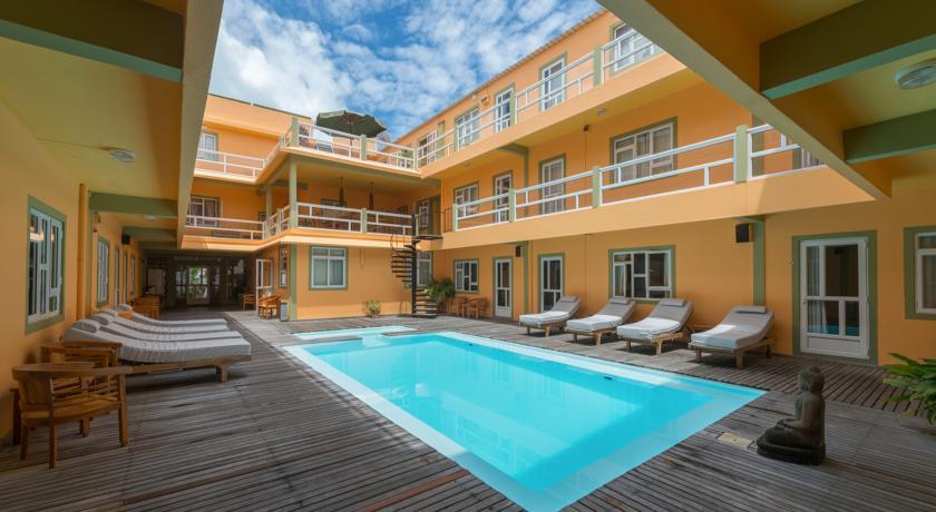 Отель Wanna Studio Apartments
