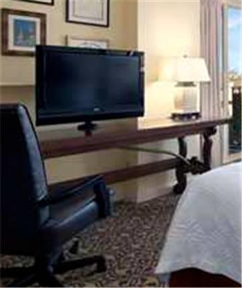 Отель Hilton Savannah DeSoto