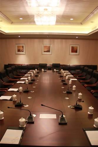 Отель Chongzhou Zhongsheng Hotel