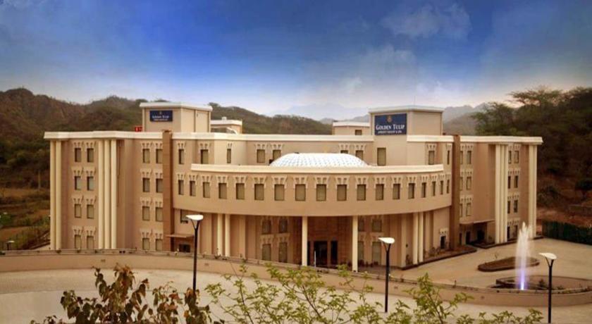 Отель Golden Tulip Chandigarh, Panchkula