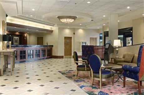 Отель Hilton Knoxville Airport