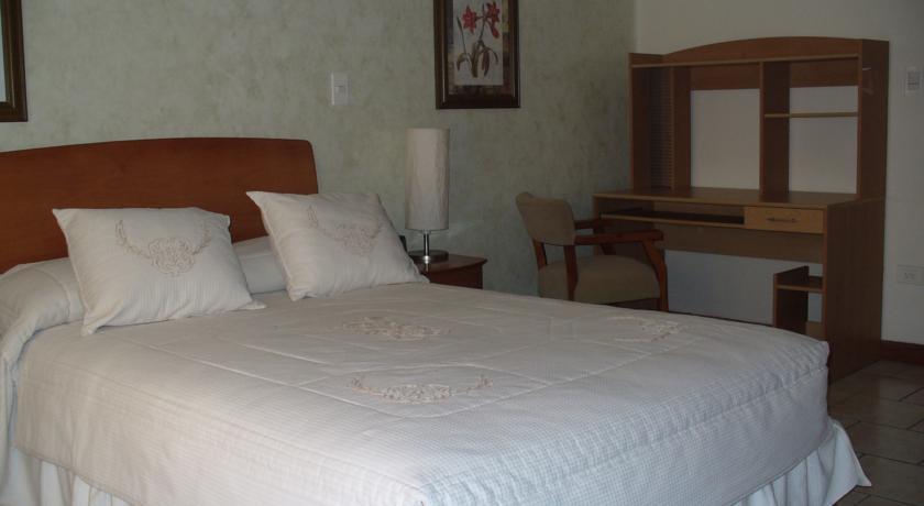 Отель Confort Ejecutivo Suites Lindavista