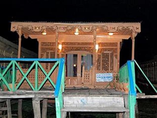 Отель Golden Hopes Group of Houseboats