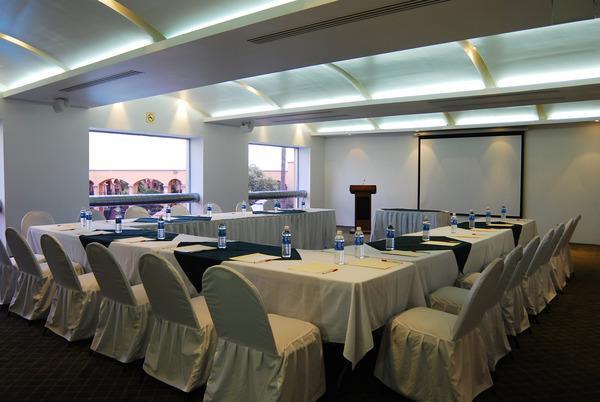 Отель Best Western Plus Plaza Juarez
