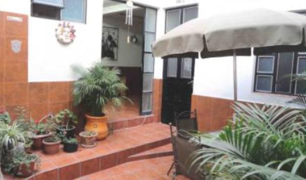 Хостел Hostal Menavi