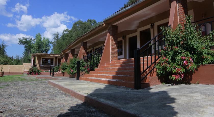 Отель Hotel Mansion Bugambilias