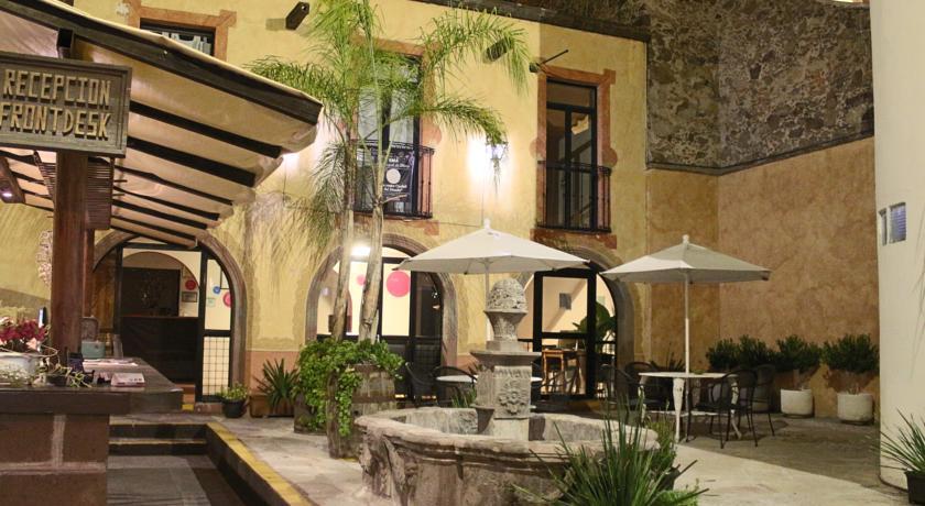 Отель Hostal Punto 79