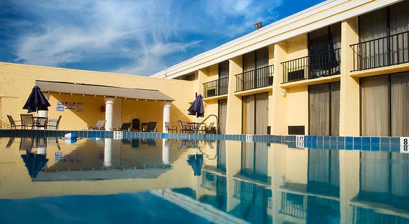 Отель Days Inn Neptune Beach