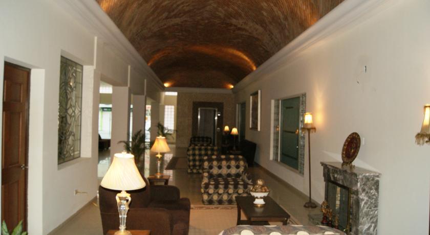 Отель Hotel Savoy Express Torreon
