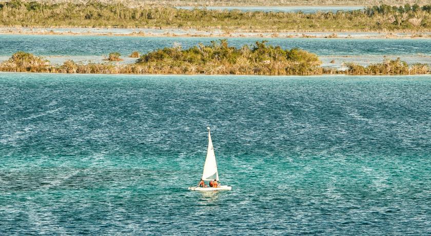 Отель Hotel Laguna Bacalar