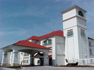 Отель La Quinta Inn & Suites Brownsville North