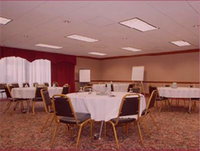Отель Clarion Highlander Hotel and Conference Center