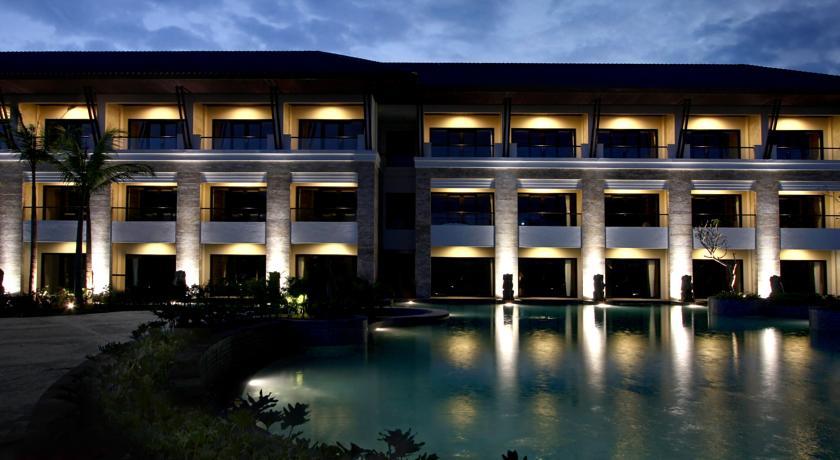 Отель The Singhasari Resort Batu