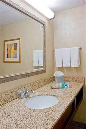 Отель DoubleTree by Hilton Boston/Milford