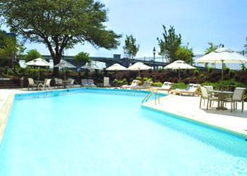 Отель Sheraton Norfolk Waterside Hotel