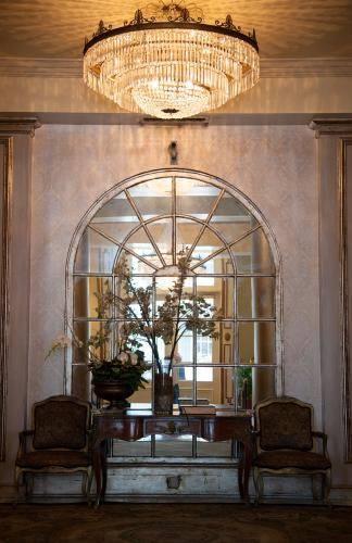 Отель Bourbon Orleans Hotel