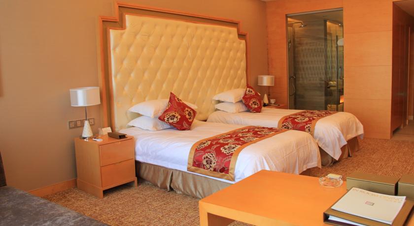 Отель Henghui New Century Grand Hotel Luohe