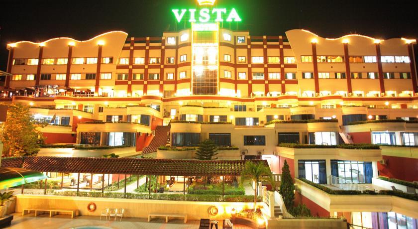 Отель Crown Vista Hotel