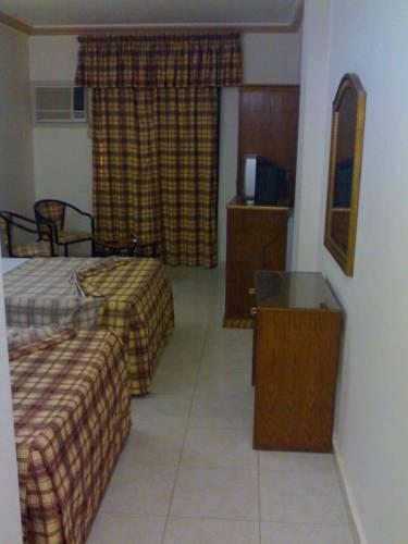 Отель Dolphin Hotel