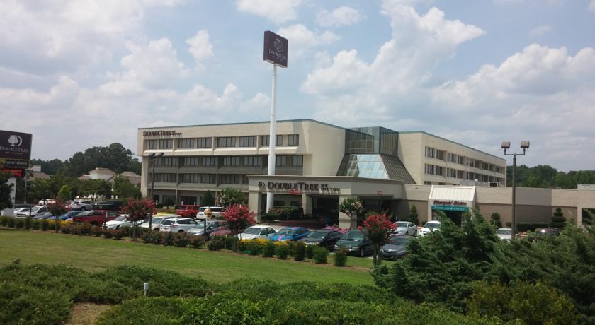 Отель DoubleTree by Hilton Fayetteville
