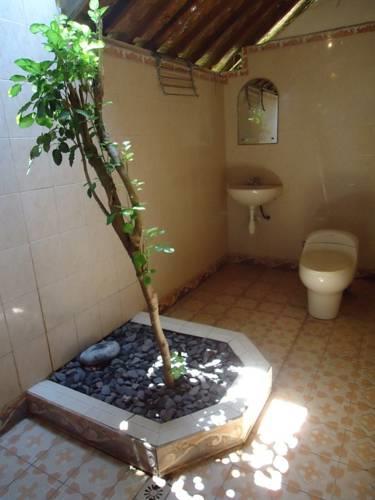 Отель Three Brothers Bobby's Villas