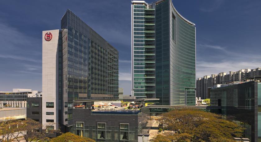Отель Sheraton Bangalore Hotel at Brigade Gateway