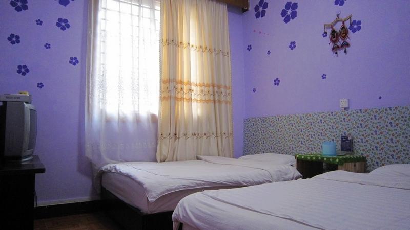8 Rooms Guest House