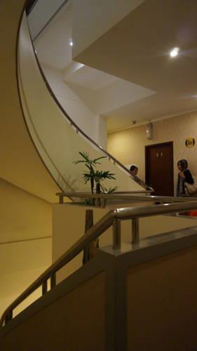 7 Days Hotel