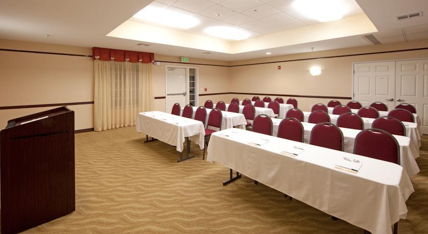 Отель La Quinta Inn & Suites Ruidoso Downs
